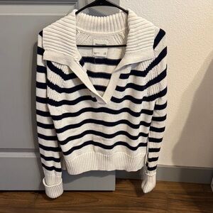 Abercrombie & Fitch White and Navy Striped V‑Neck Shawl Collar Sweater